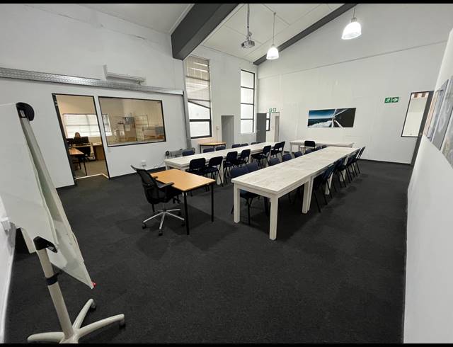 397M² OFFICE TO LET IN NDABENI